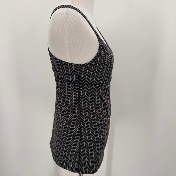 Oiselle Black & White Chevron Zip Zag Workout Tank Size Small - Picture 6 of 7